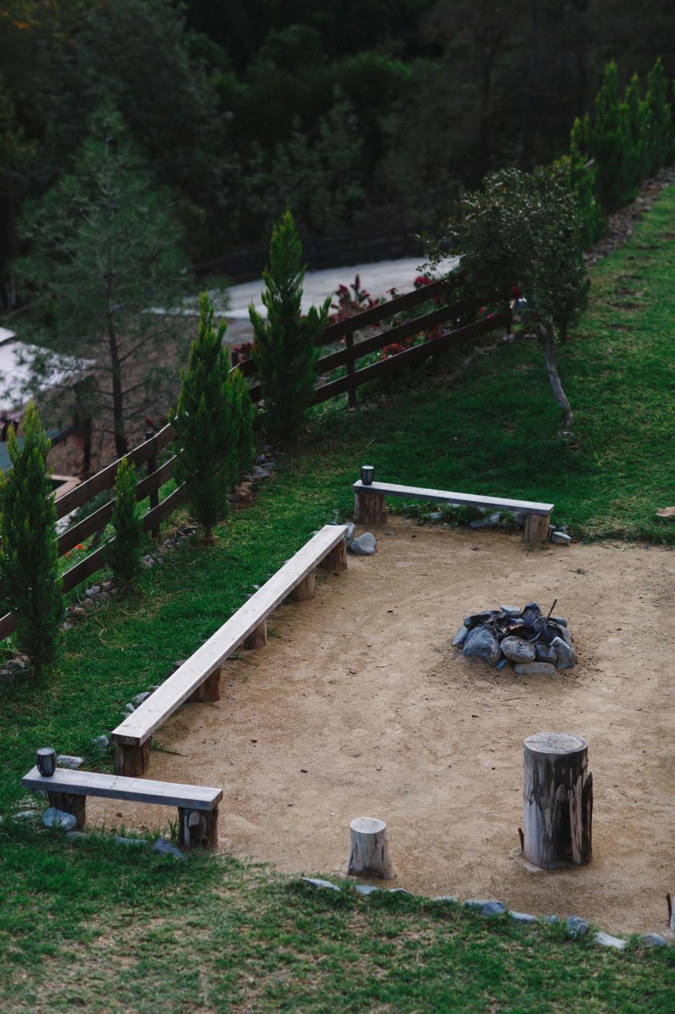 Mountain Glamping With Kids Playground And Pool Ferienhaus Arakapas