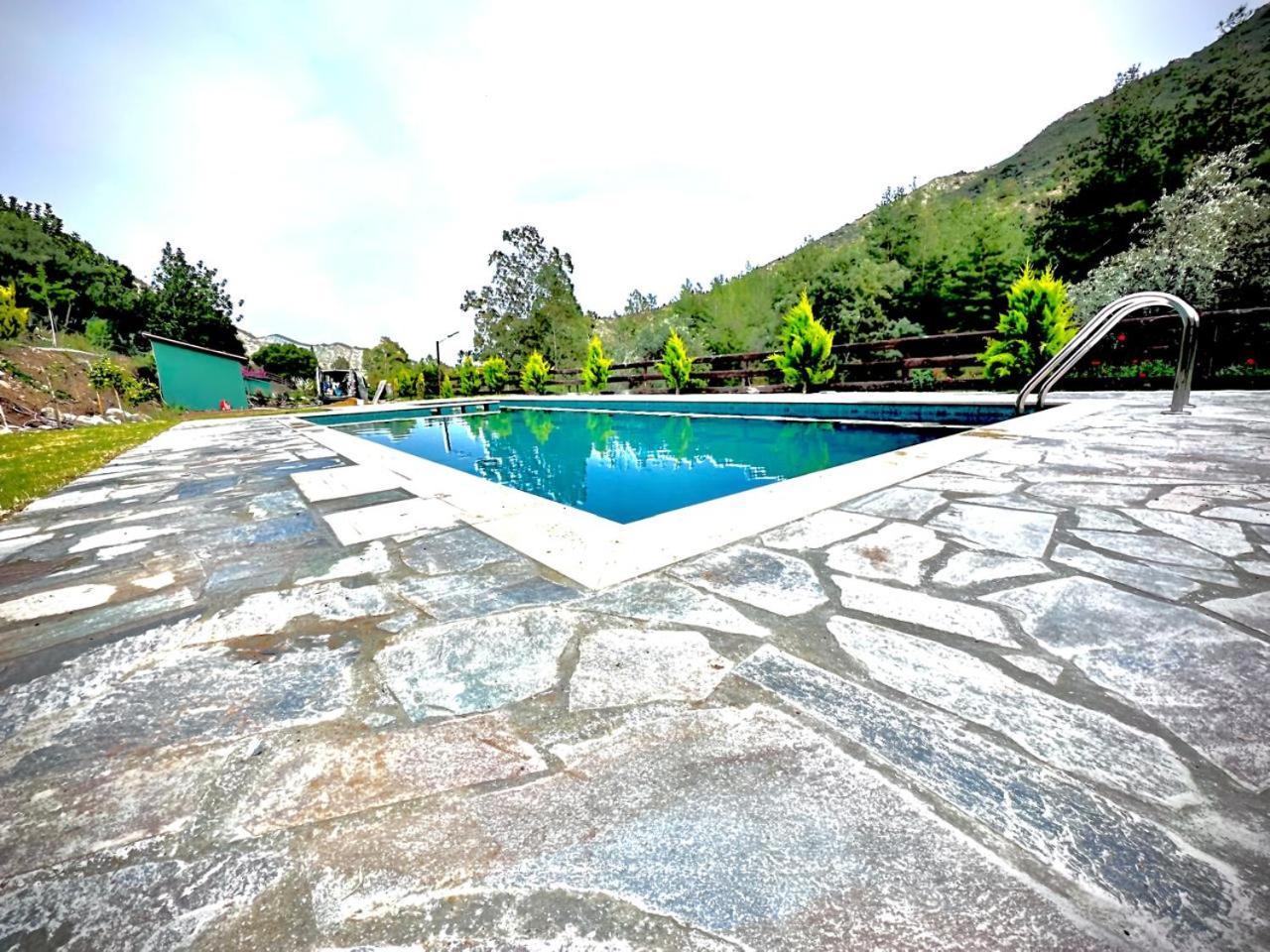 Mountain Glamping With Kids Playground And Pool Arakapas